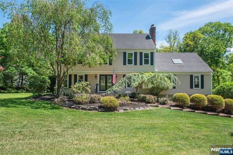 Photo of 2 David Place, Mount Olive Township, NJ 07836 (MLS # 26018895)