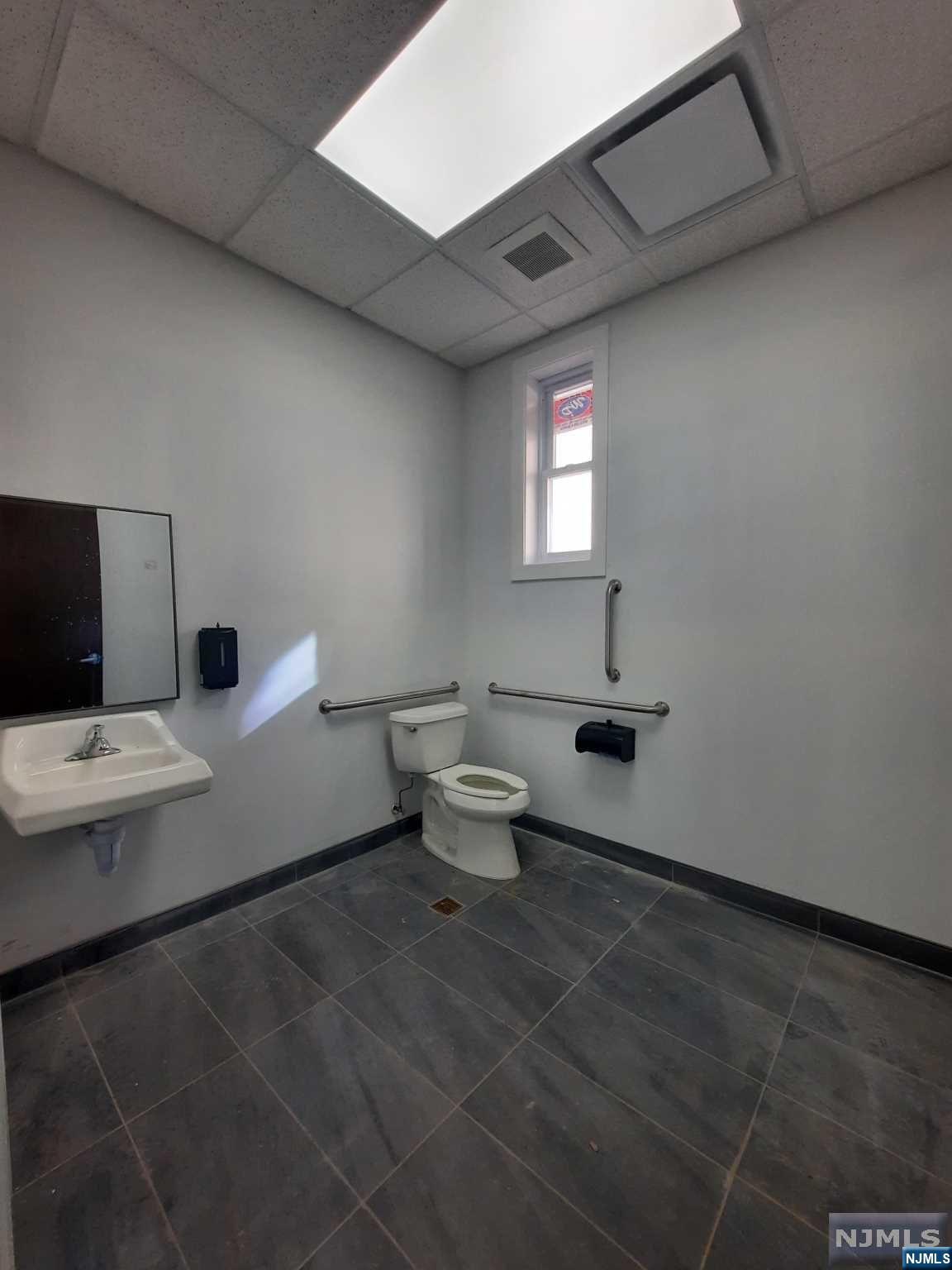 Totowa, New Jersey 07512, United States, ,Commercial,Active,33224