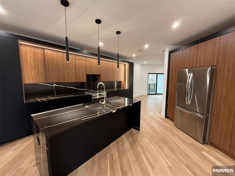 1 Casper Lane 1A Fort Lee NJ 07024