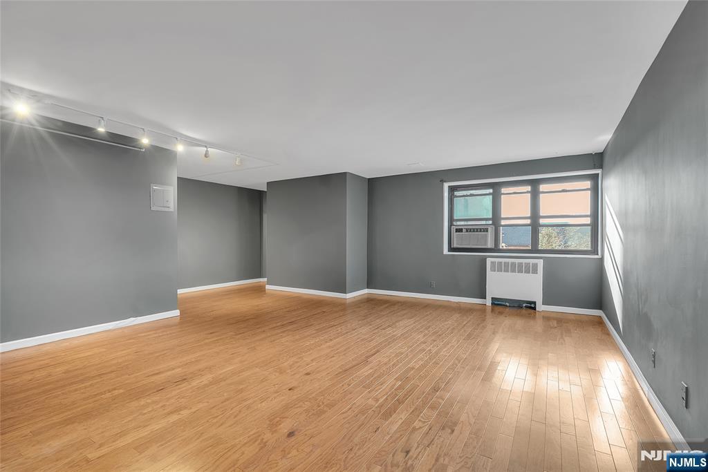 208 Anderson Street S4C