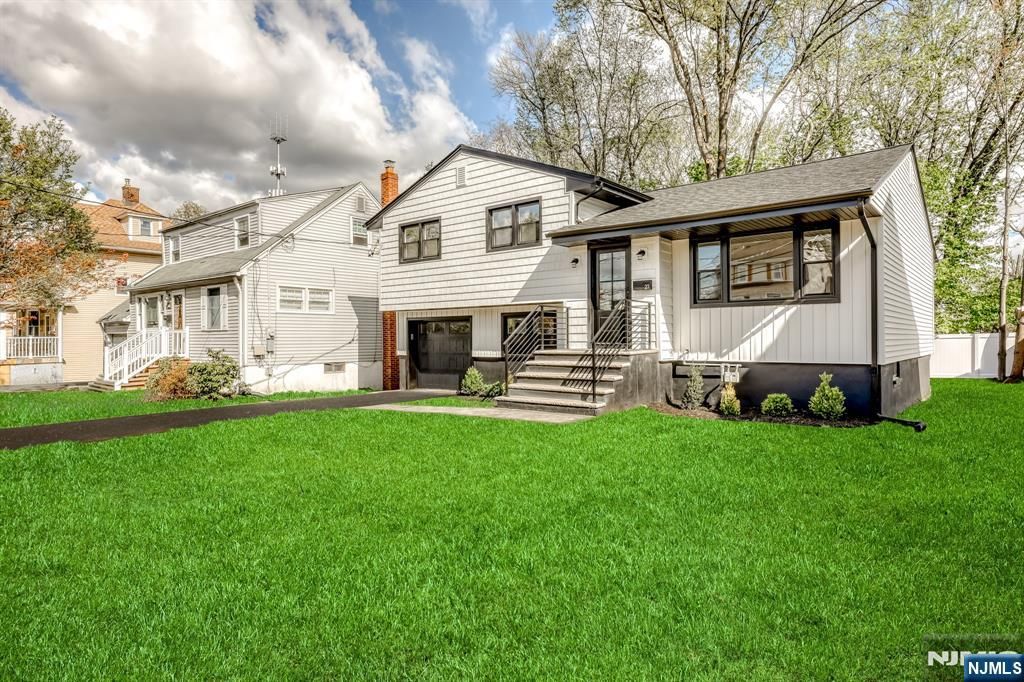 Photo of 27 Merritt Avenue, Bergenfield, NJ 07621 (MLS # 26013567)