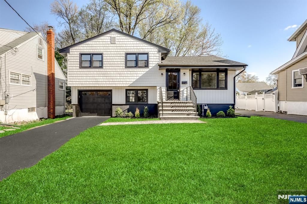 Photo of 27 Merritt Avenue, Bergenfield, NJ 07621 (MLS # 26013567)