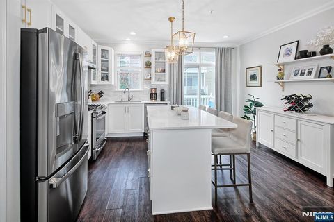 237 Price Court West New York NJ 07093