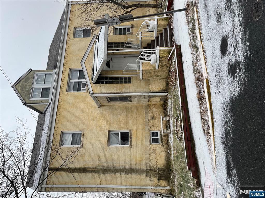 232 Lincoln Ave 6, Cliffside Park, New Jersey - 1 Bedrooms  
1 Bathrooms  
3 Rooms - 