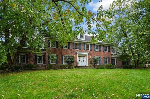 Photo of 602 Grandview Terrace, Franklin Lakes, NJ 07417 (MLS # 26036402)