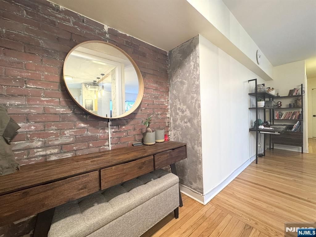 Photo of 500 Linwood Drive #2G, Fort Lee, NJ 07024 (MLS # 26017536)