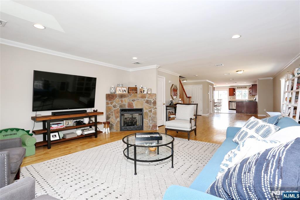 400 Lawton Avenue C0400