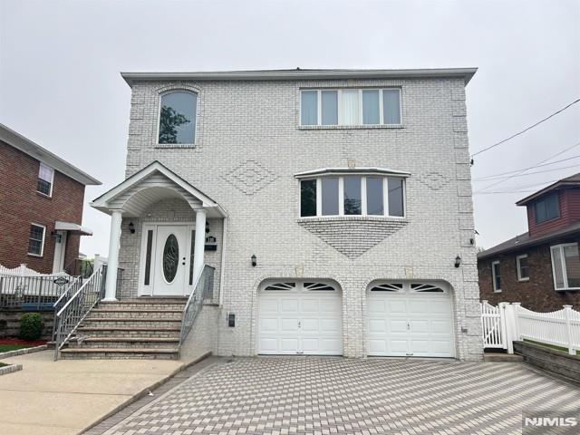 Rental Property at 110 Summit Ave 1, Lyndhurst, New Jersey - Bedrooms: 4 
Bathrooms: 3 
Rooms: 9  - $4,100 MO.