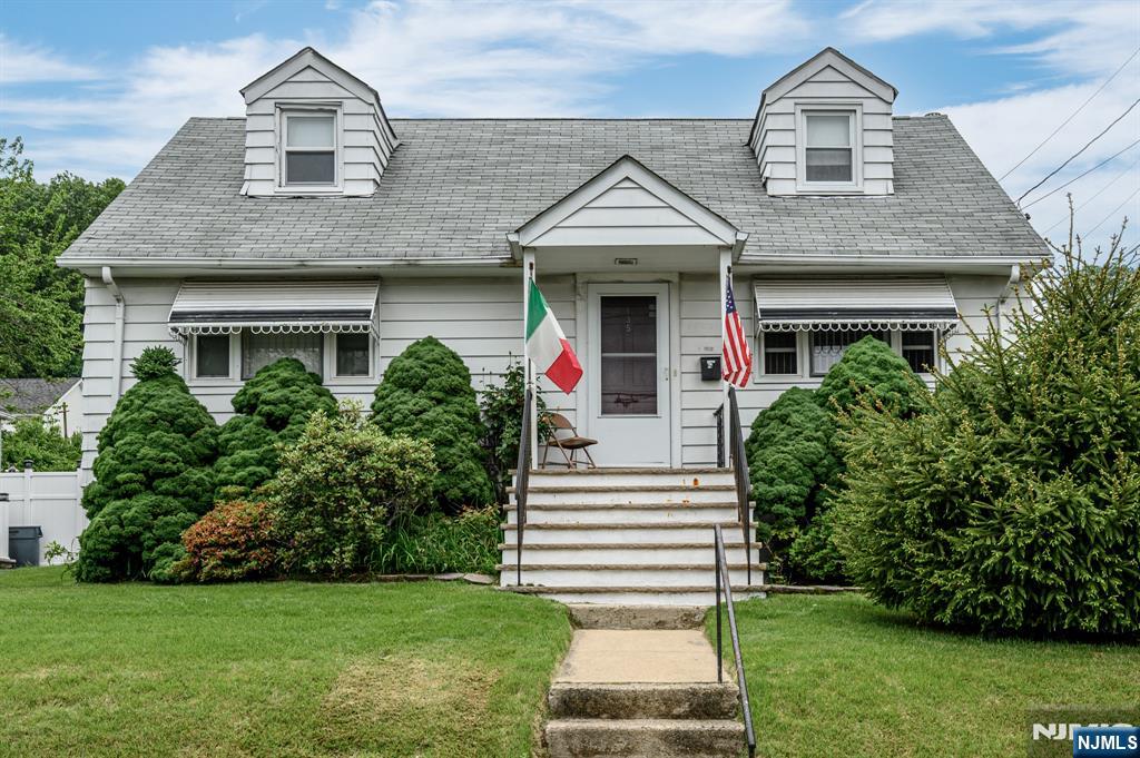Property for Sale at 133135 Chatham Avenue, Paterson, New Jersey - Bedrooms: 4 
Bathrooms: 2 
Rooms: 10  - $499,900