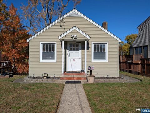 240 Woodcliff Avenue Little Falls NJ 07424