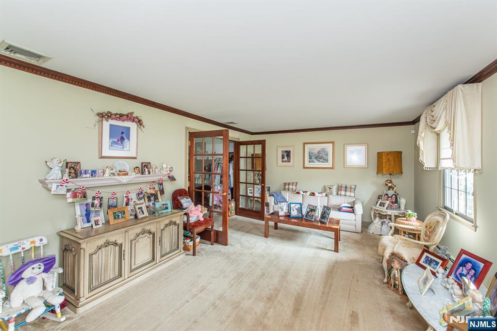 2 Rochambeau Road