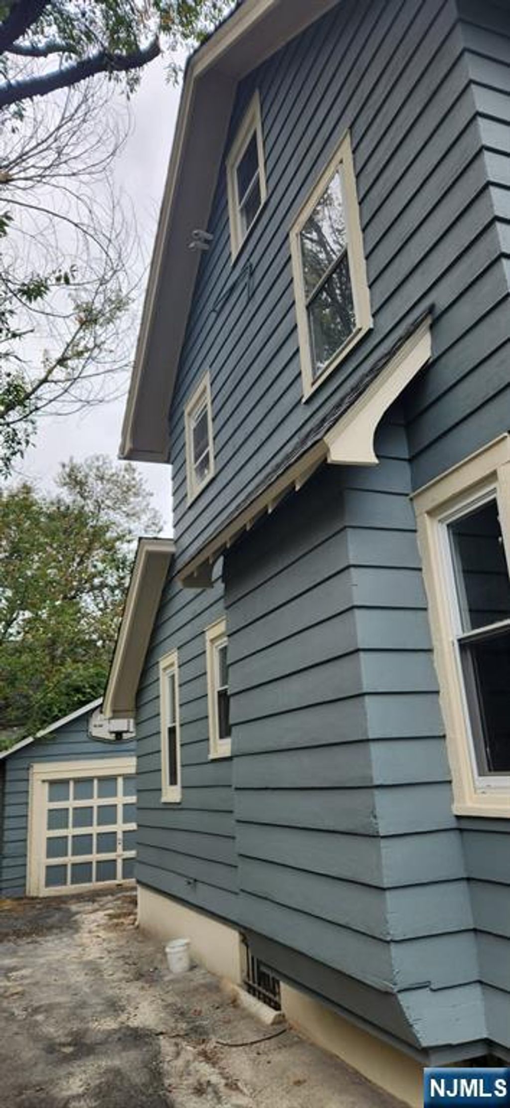 Photo of 72 Elliot Place, East Orange, NJ 07018 (MLS # 25036873)