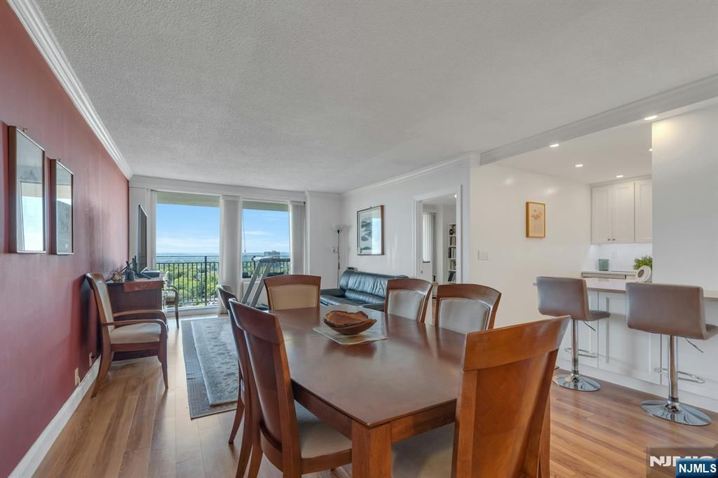 Photo of 1530 Palisade Avenue #23E, Fort Lee, NJ 07024 (MLS # 26016061)