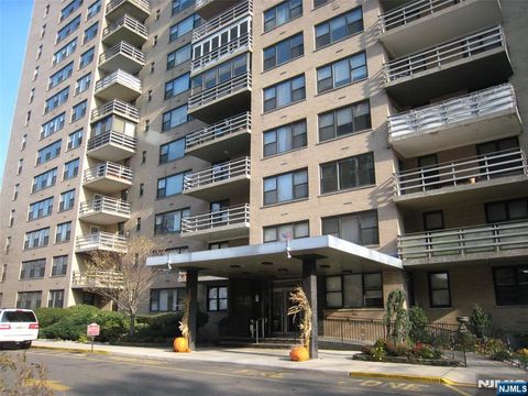 Photo of 201 Saint Pauls #1W, Jersey City, NJ 07306 (MLS # 26013348)