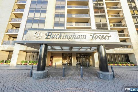 Photo of 800 Palisade Avenue #1903, Fort Lee, NJ 07024 (MLS # 26010536)
