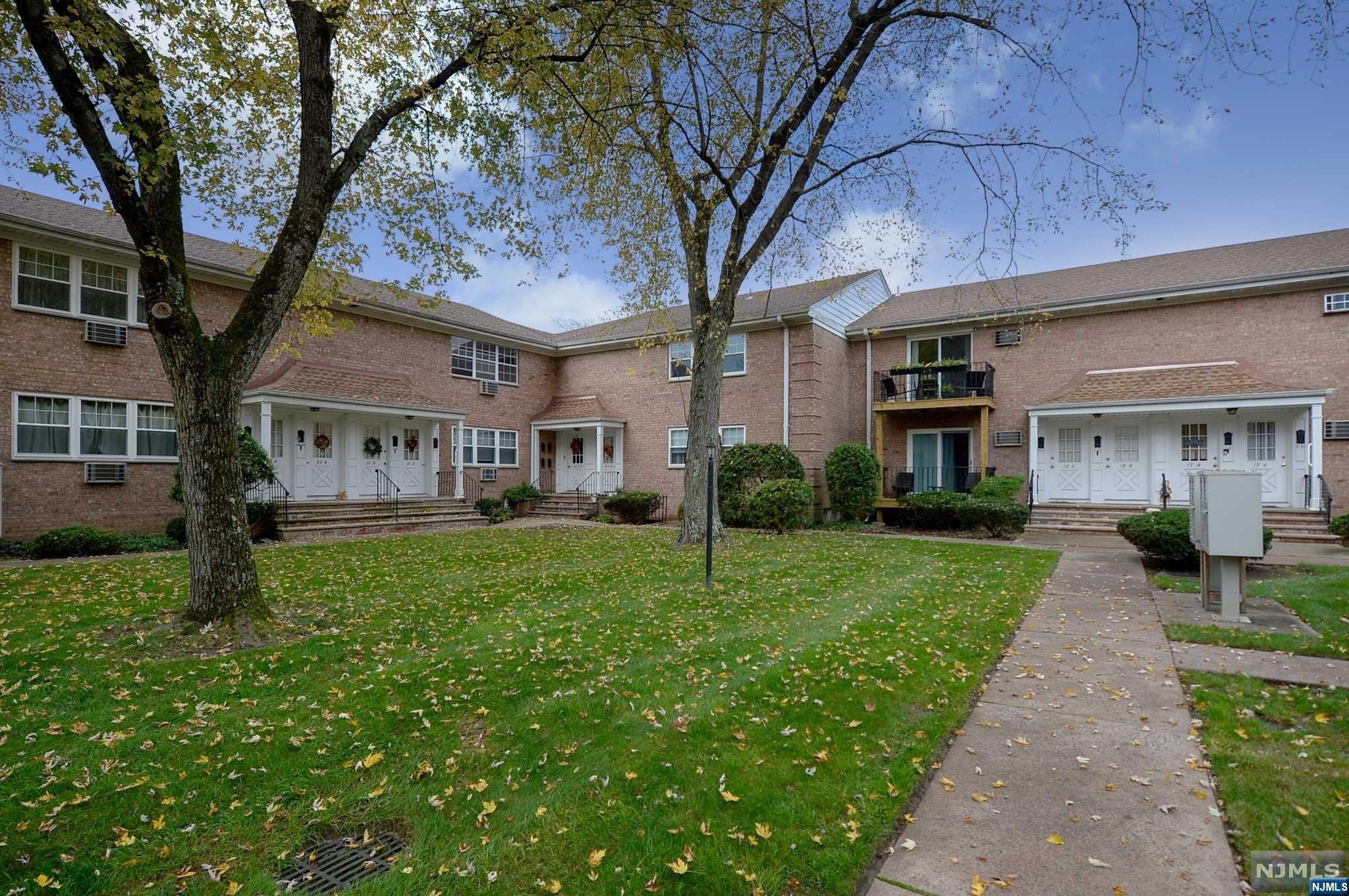636 Godwin 7B, Midland Park, New Jersey - 1 Bedrooms  
1 Bathrooms  
4 Rooms - 