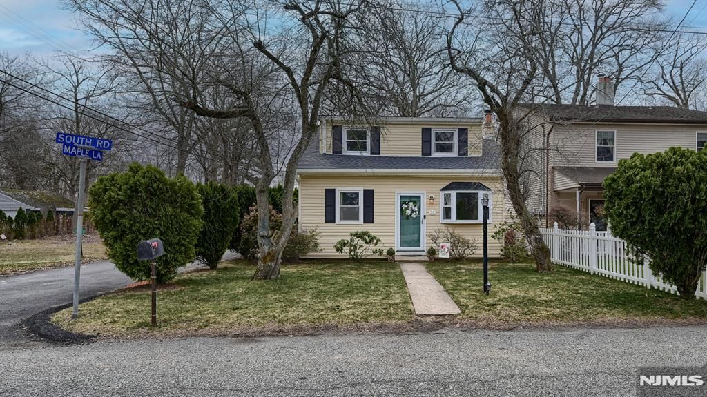 Photo of 37 South Road, Wayne, NJ 07470 (MLS # 26008914)