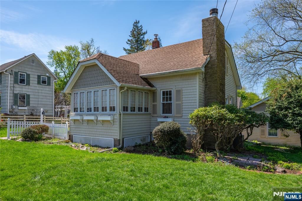 Photo of 41 Center Street, Midland Park, NJ 07432 (MLS # 26014344)