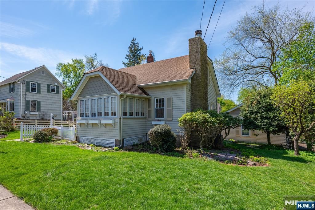 Photo of 41 Center Street, Midland Park, NJ 07432 (MLS # 26014344)