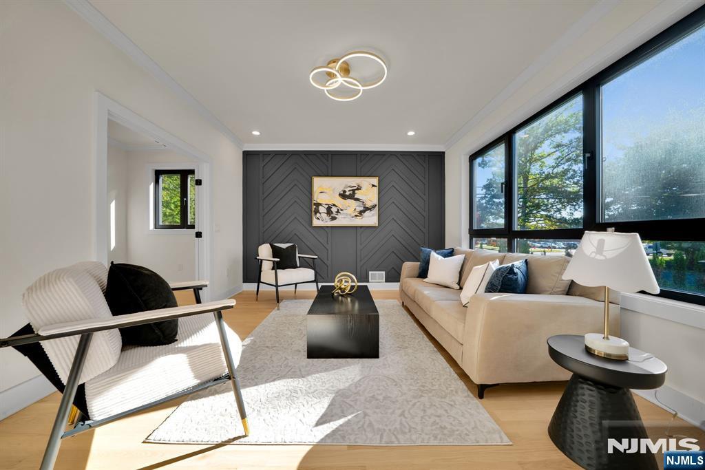 5 Foxcroft Drive