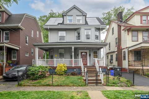 Photo of 829831 13th Street, Newark, NJ 07108 (MLS # 26019231)