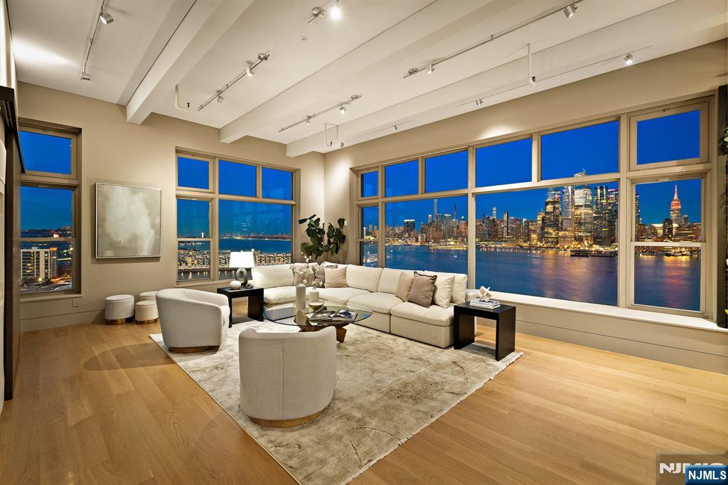 1500 Hudson Street 11FG