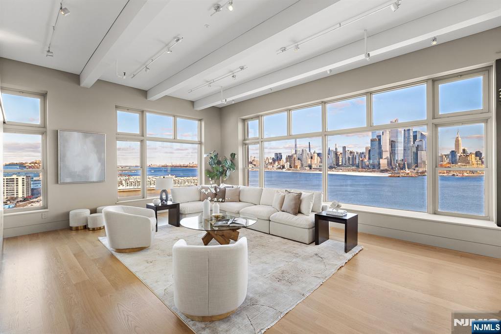 1500 Hudson Street 11FG