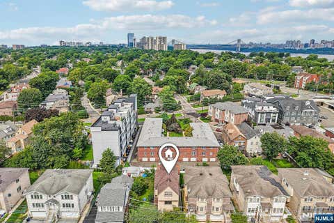 Photo of 245 Warren Avenue, Fort Lee, NJ 07024 (MLS # 26031306)