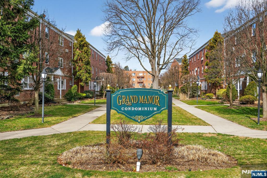 243 Johnson Avenue L4