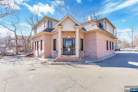 Photo of 146 Main St #3, Bloomingdale, NJ 07403 (MLS # 26007841)