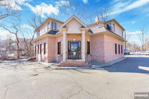 Photo of 146 Main St #3, Bloomingdale, NJ 07403 (MLS # 26007841)