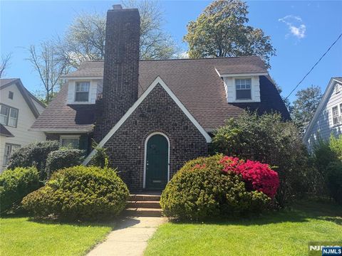 Photo of 904 Ridgewood Road, Millburn, NJ 07041 (MLS # 26015674)