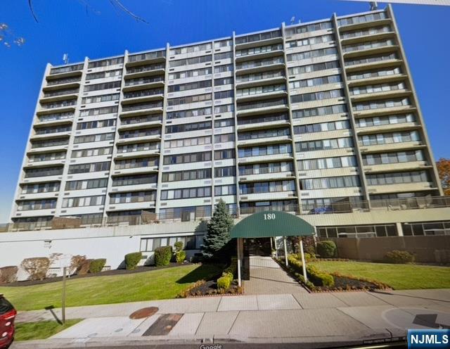 Rental Property at 180 Lafayette Ave Ave 12G, Passaic, New Jersey - Bedrooms: 2 
Bathrooms: 2 
Rooms: 5  - $3,000 MO.