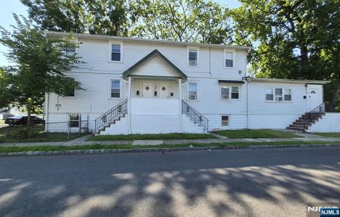 Photo of 225 4th St #1L, Englewood, NJ 07631 (MLS # 26000334)