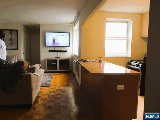 2345 Linwood Avenue 6A