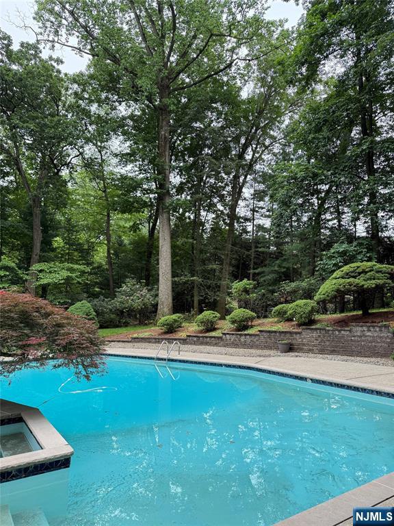 16 Kennedy Drive