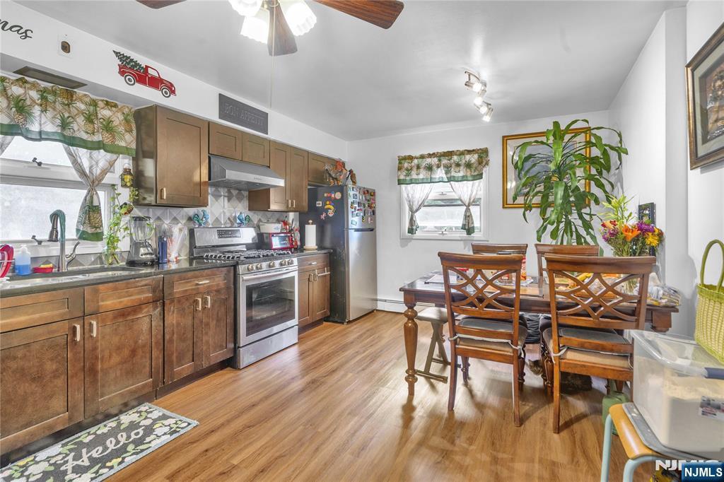 2 Raydol Avenue
