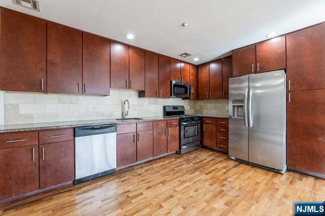 Rental Property at 17 Meadow 401, Rutherford, New Jersey - Bedrooms: 2 
Bathrooms: 2 
Rooms: 7  - $3,200 MO.