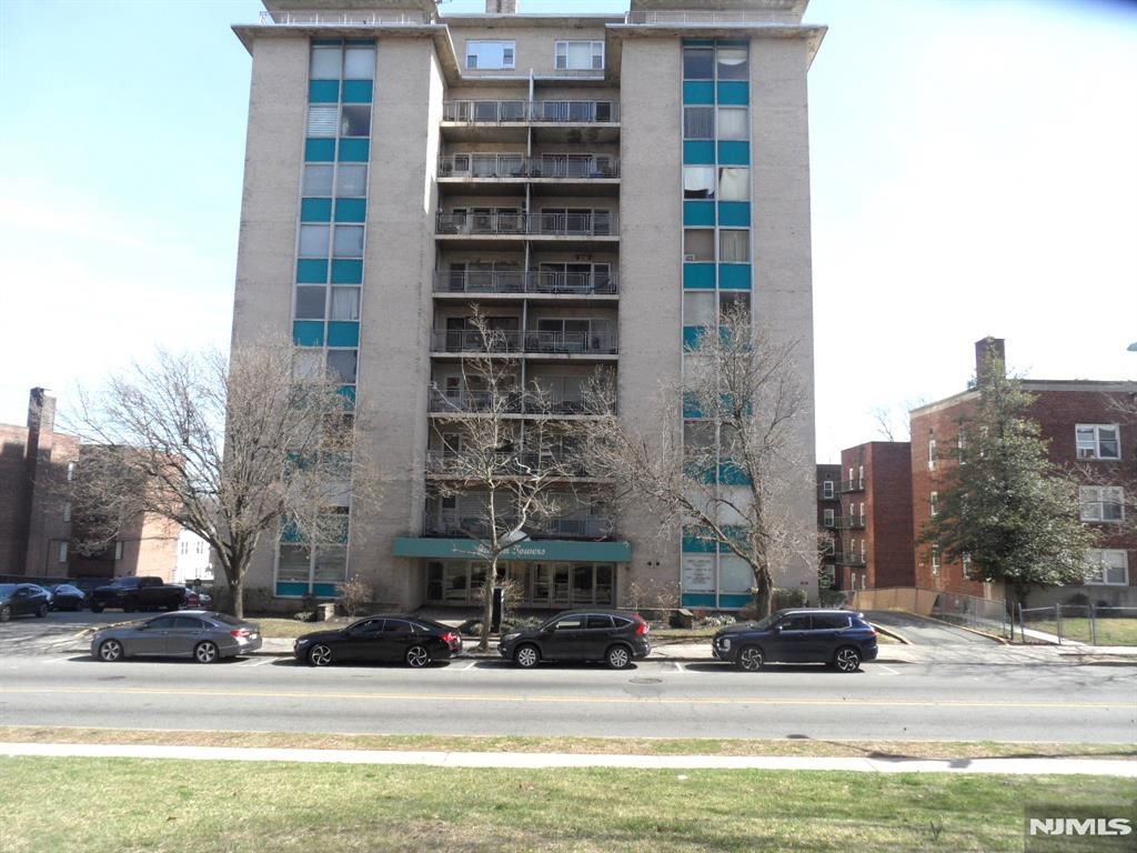 Photo of 276 Prospect Street, East Orange, NJ 07017 (MLS # 25042409)