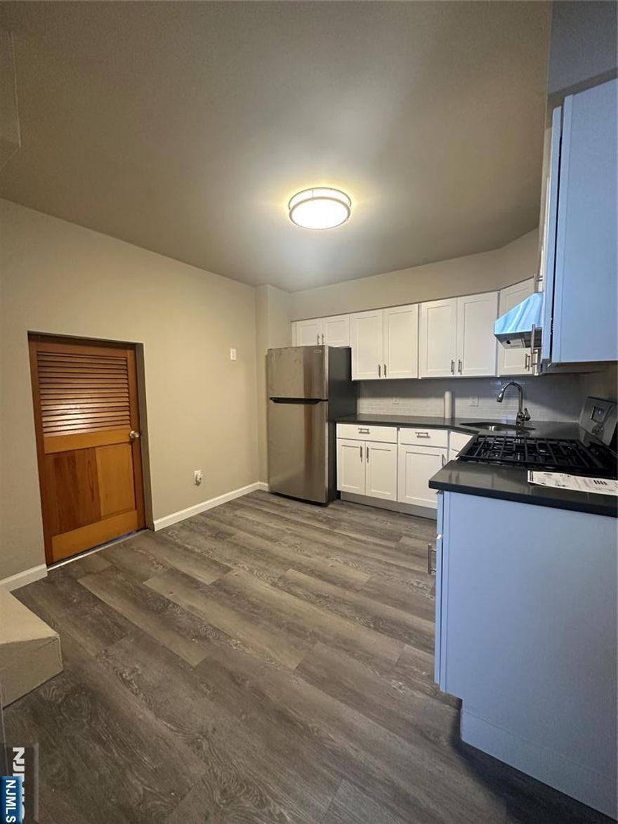 Move right into this freshly renovated 2-bedroom apartment! Bright, modern, and ready for you, with heat, hot water, and 1 off-street parking spot included. Conveniently located near shops, dining, and transit. Donâ€™t waitâ€”schedule your showing today!