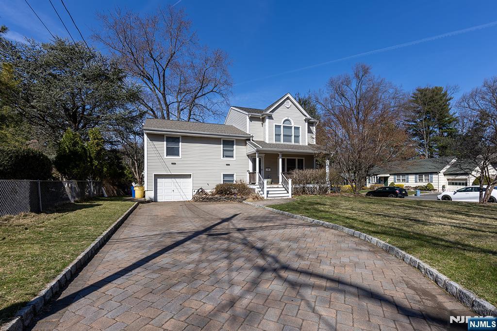 329 11th Street, Cresskill, New Jersey - 4 Bedrooms  
3 Bathrooms  
12 Rooms - 