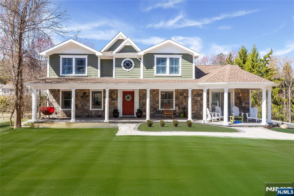Property for Sale at 575 Mountain Avenue, North Caldwell, New Jersey - Bedrooms: 3 
Bathrooms: 3 
Rooms: 11  - $1,200,000