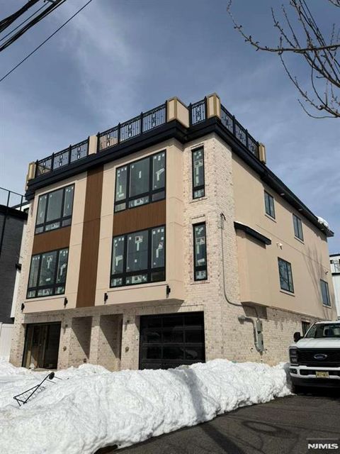 Photo of 45 Lincoln Ave, Cliffside Park, NJ 07010 (MLS # 26004580)