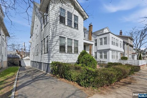 53 Sunnyside Terrace East Orange NJ 07018