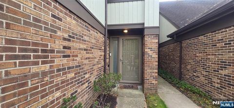 Photo of 54 Meadowview Court, Leonia, NJ 07605 (MLS # 25040656)