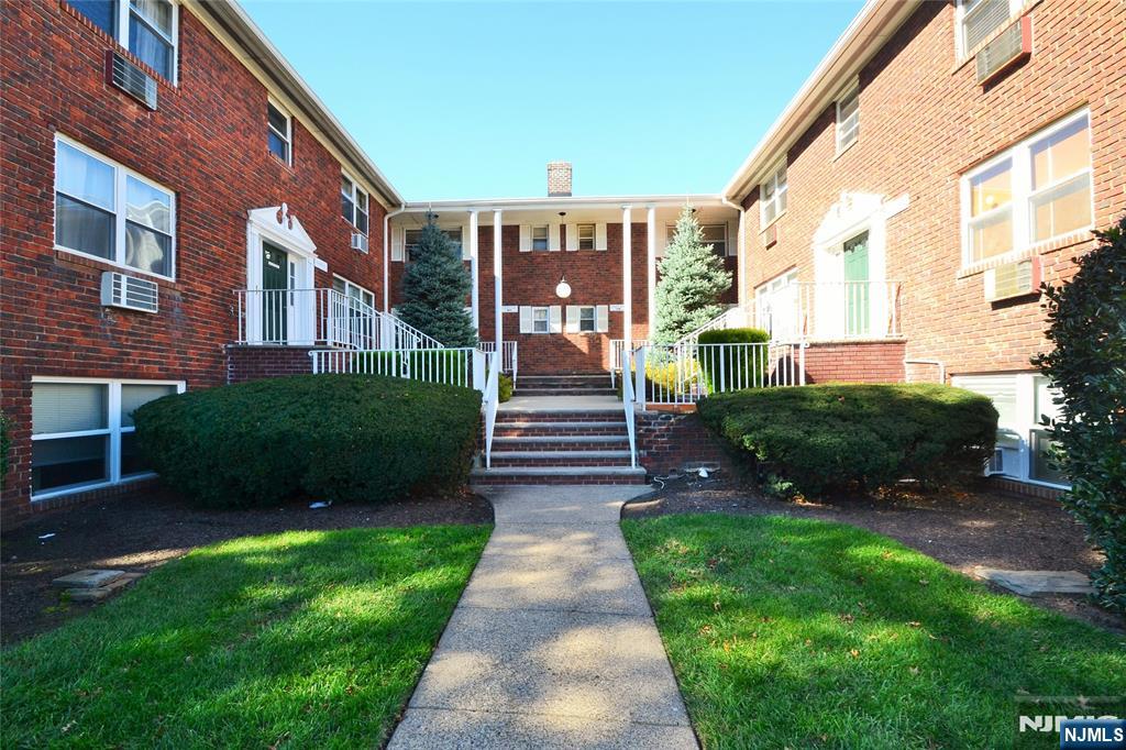 191 Beverwyck Road 1