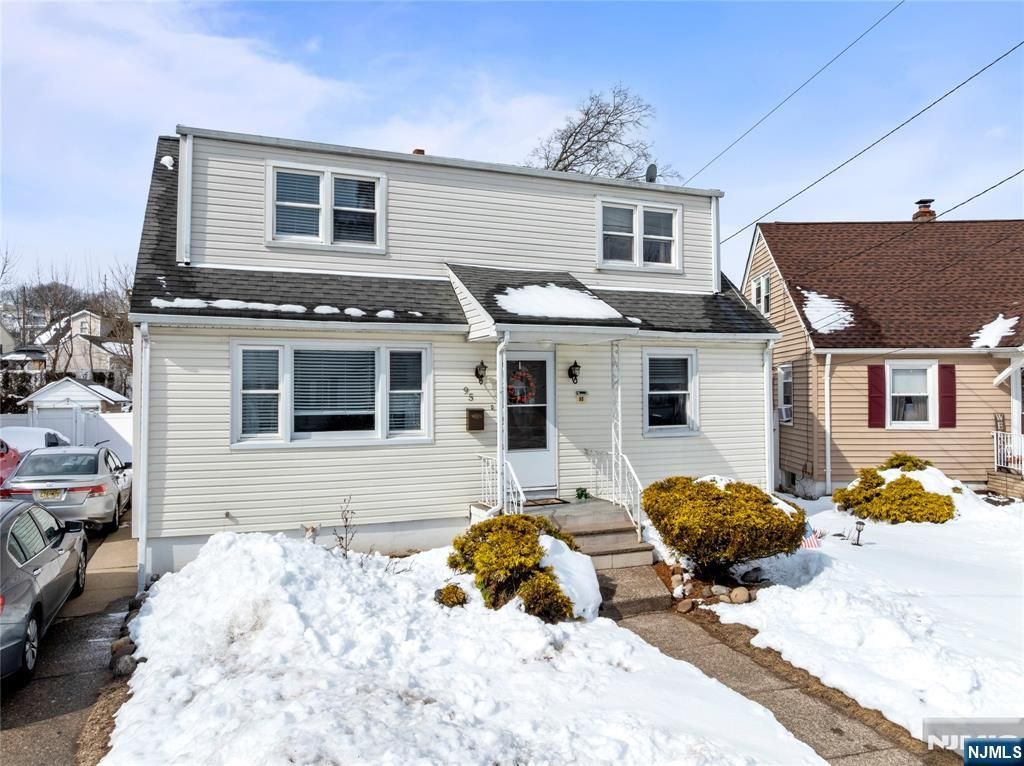 Photo of 95 William Place, Totowa, NJ 07512 (MLS # 26005660)