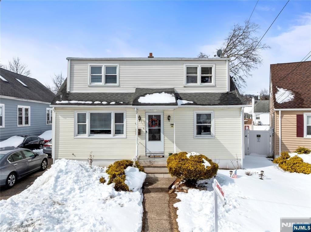 Photo of 95 William Place, Totowa, NJ 07512 (MLS # 26005660)