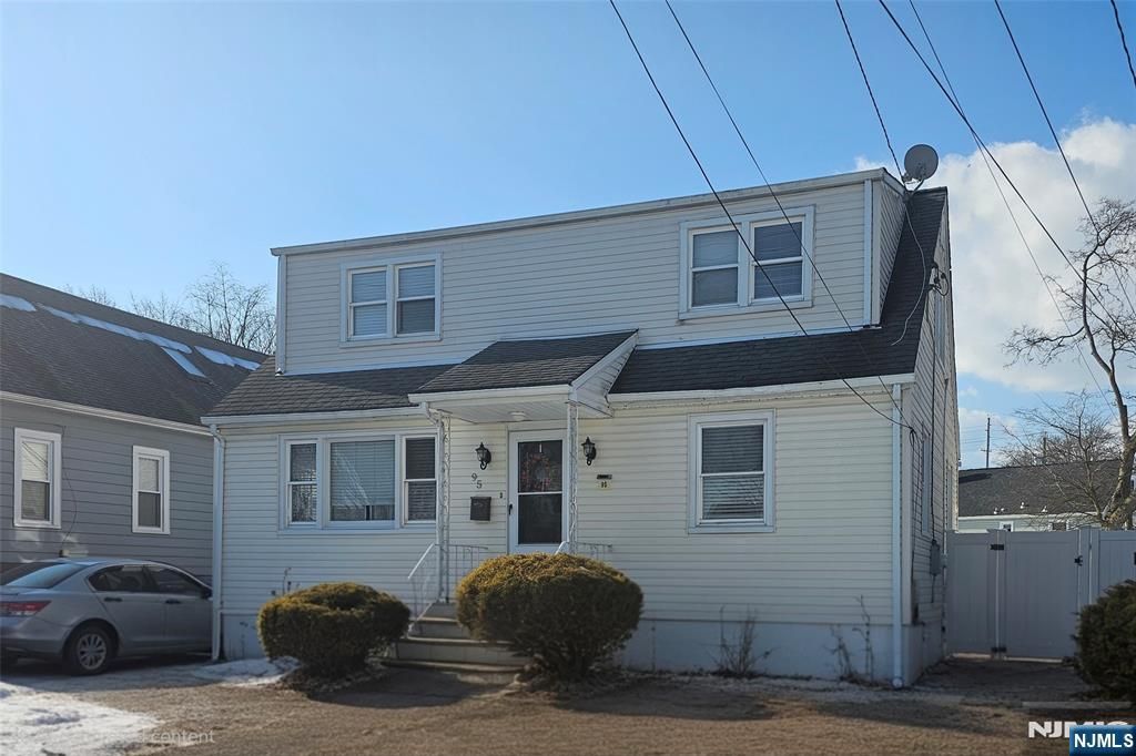 Photo of 95 William Place, Totowa, NJ 07512 (MLS # 26005660)