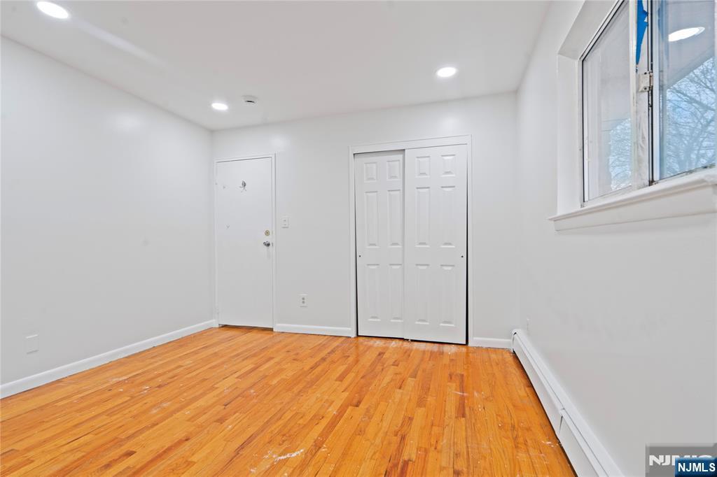 2215 Grand Avenue 14